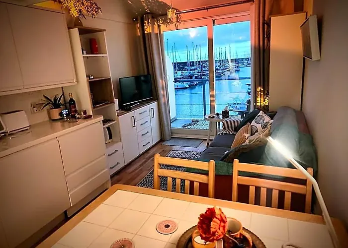 Floating Boat View - Sea View - Brighton Marina